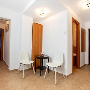 Arcul De Triumf Appartement